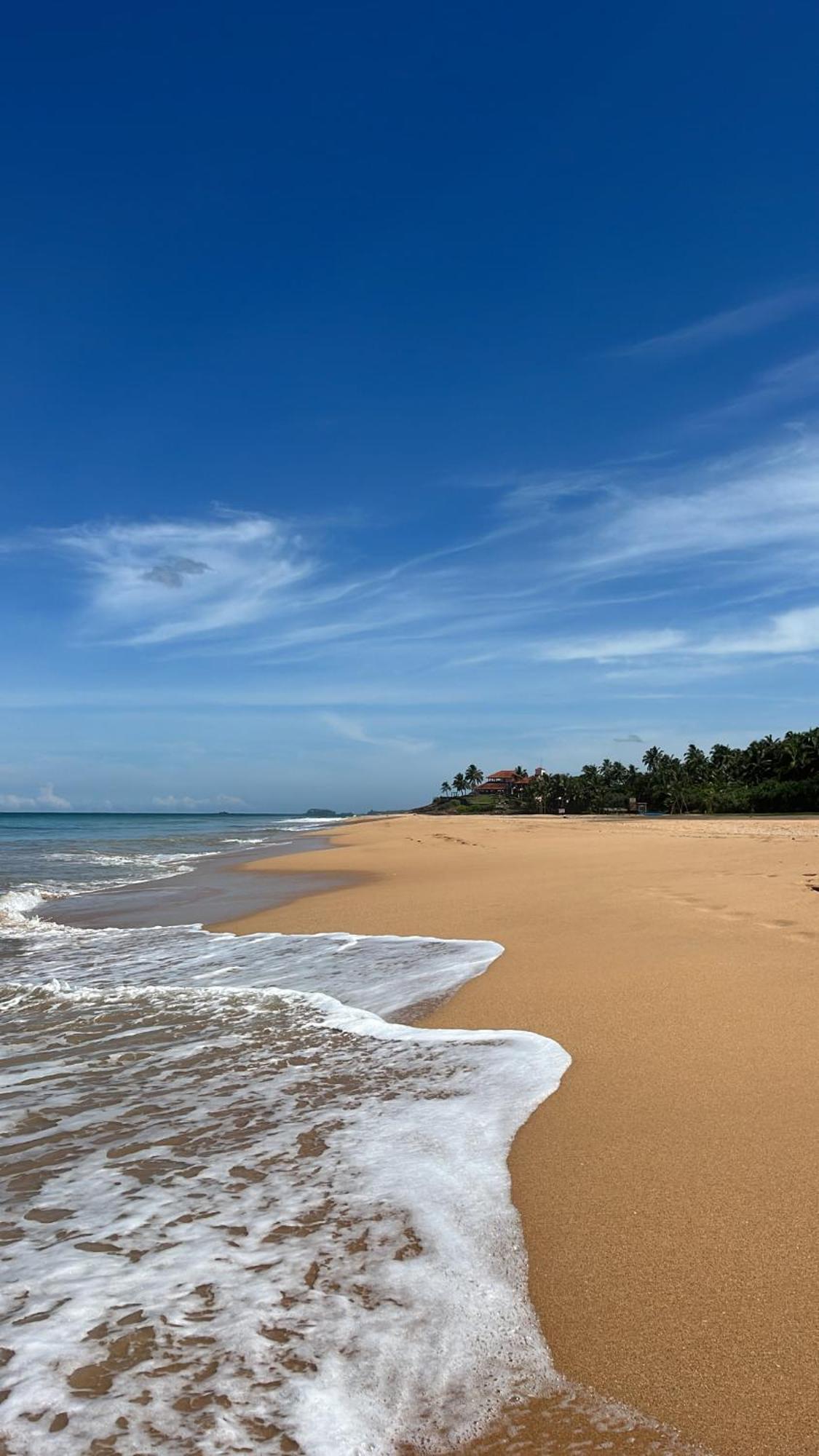 Beach Club Apartments Induruwa Exterior foto