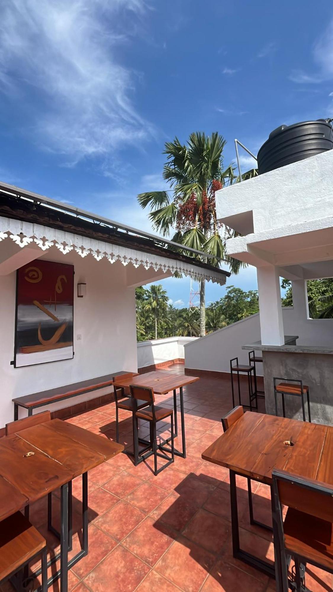 Beach Club Apartments Induruwa Exterior foto
